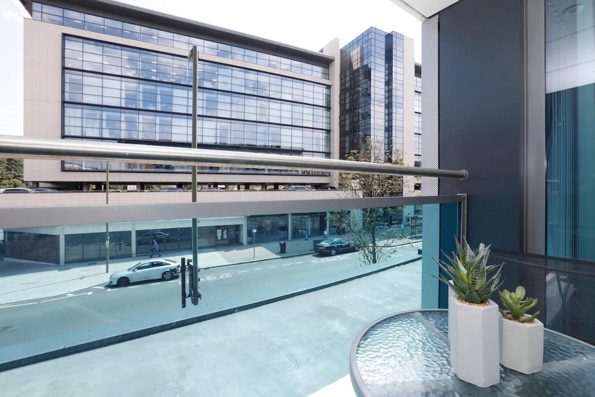 Redhill Queensgate - Modern 1 Bedroom Apartment מראה חיצוני תמונה
