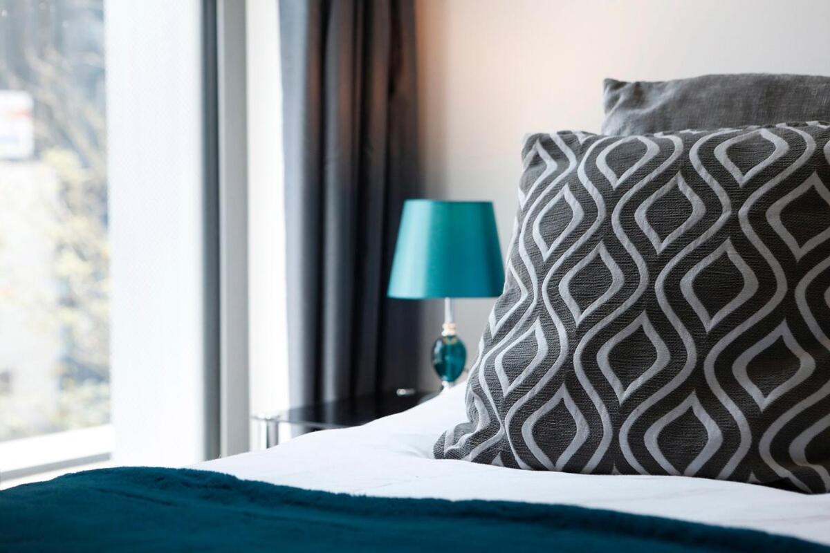 Redhill Queensgate - Modern 1 Bedroom Apartment מראה חיצוני תמונה